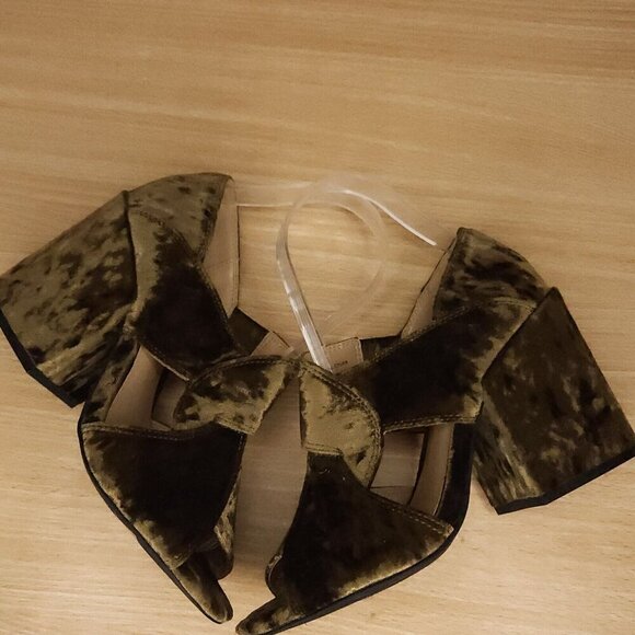 Cabi Green Velvet Block Heel Open Toe Shoes 7 - Picture 3 of 9